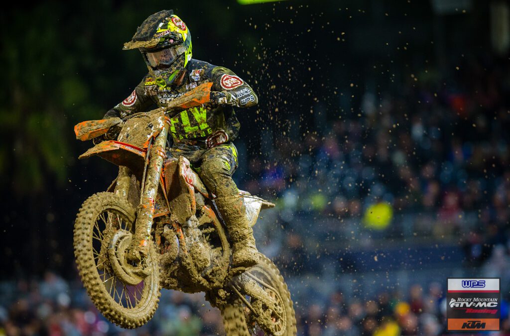 Top Ten Night as Bogle 4th, Baggett 9th at San Diego SX