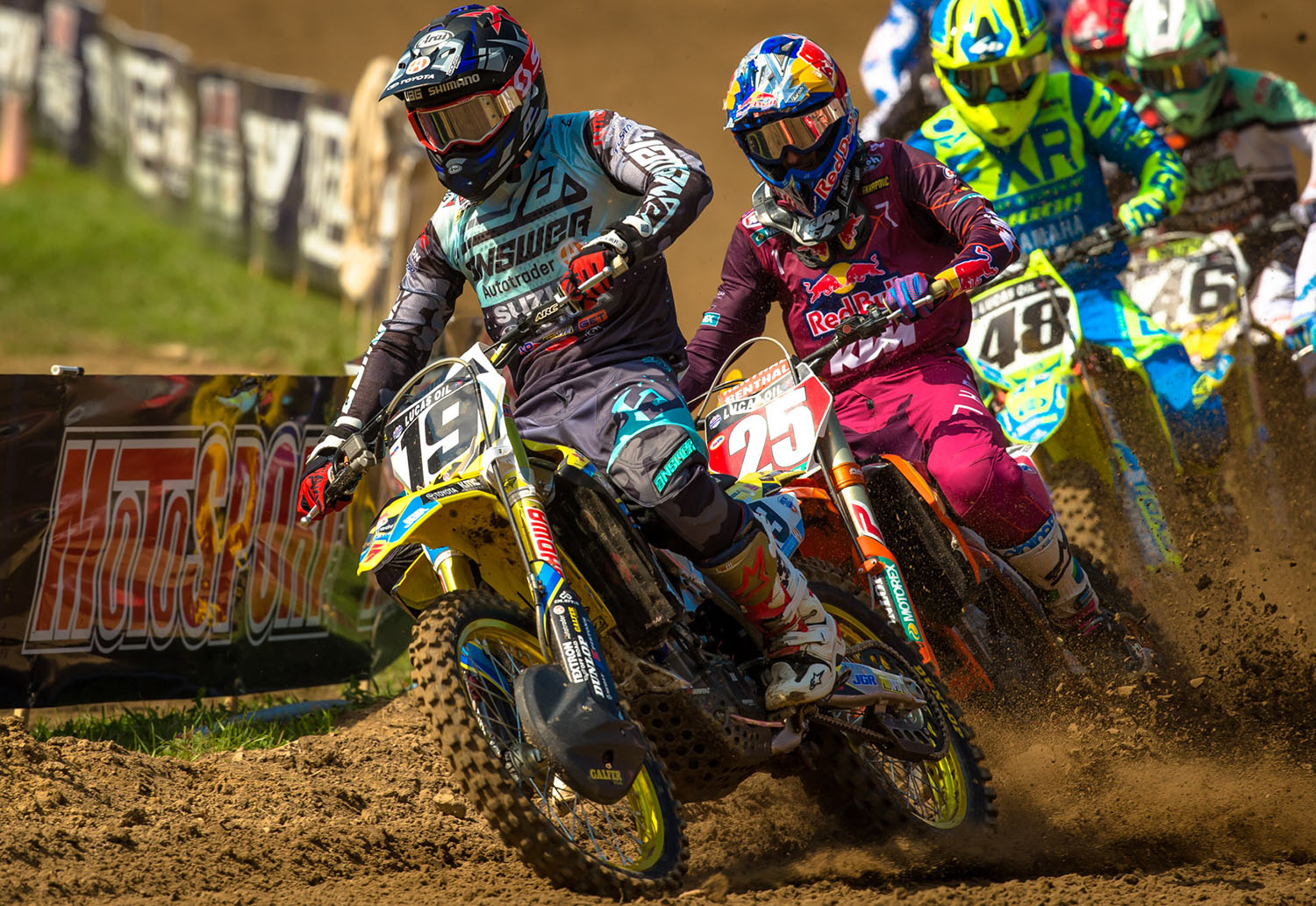 Justin Bogle stealing the 450 holeshot.